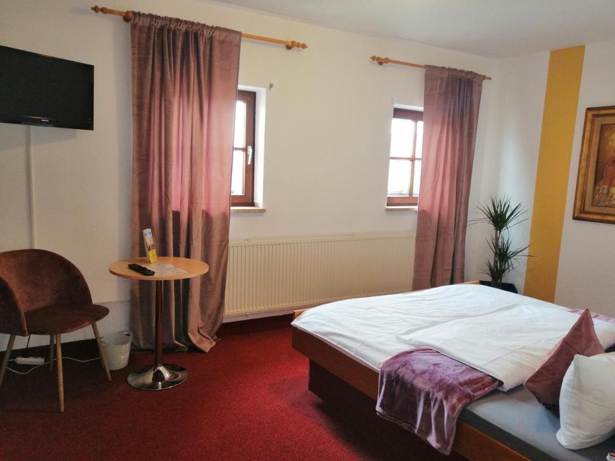 Hotel Wilder Mann Feuchtwangen Zewnętrze zdjęcie