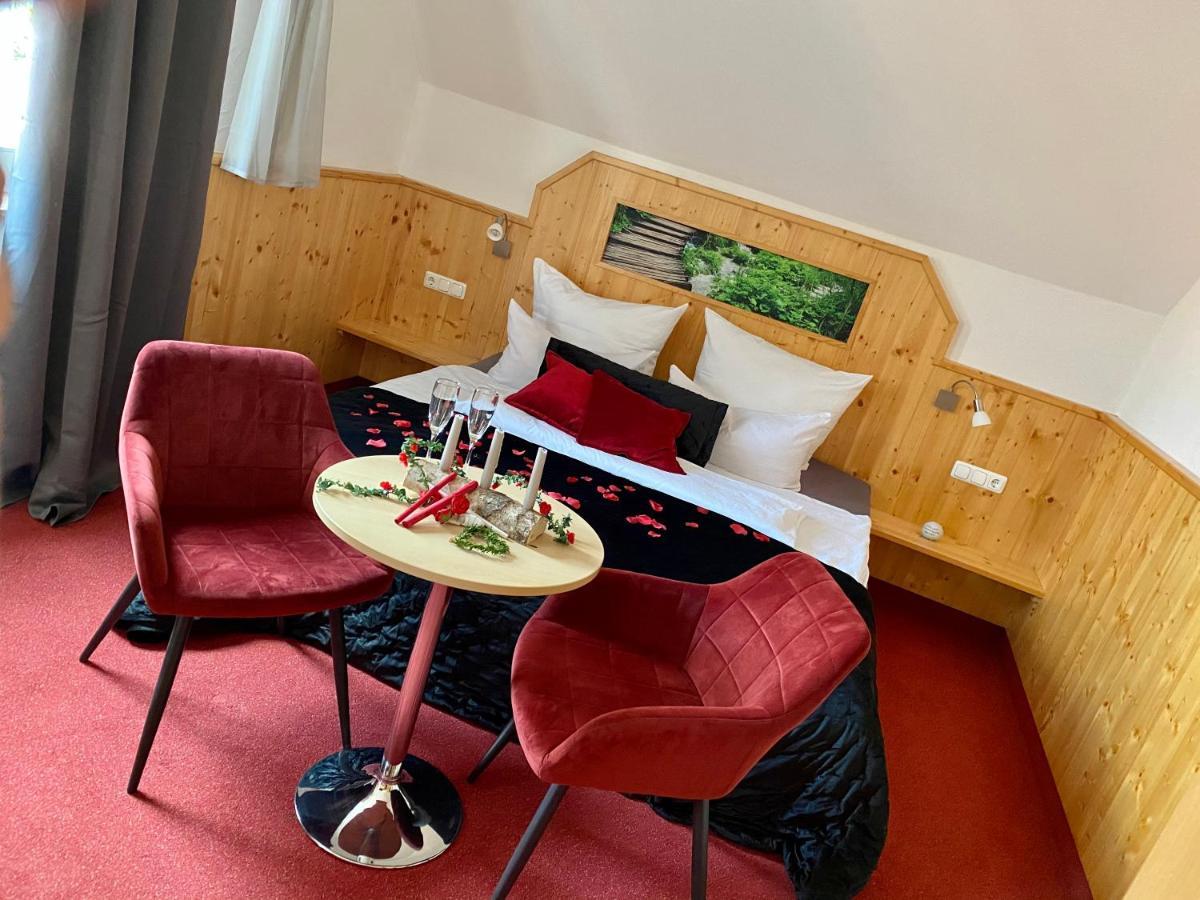 Hotel Wilder Mann Feuchtwangen Zewnętrze zdjęcie