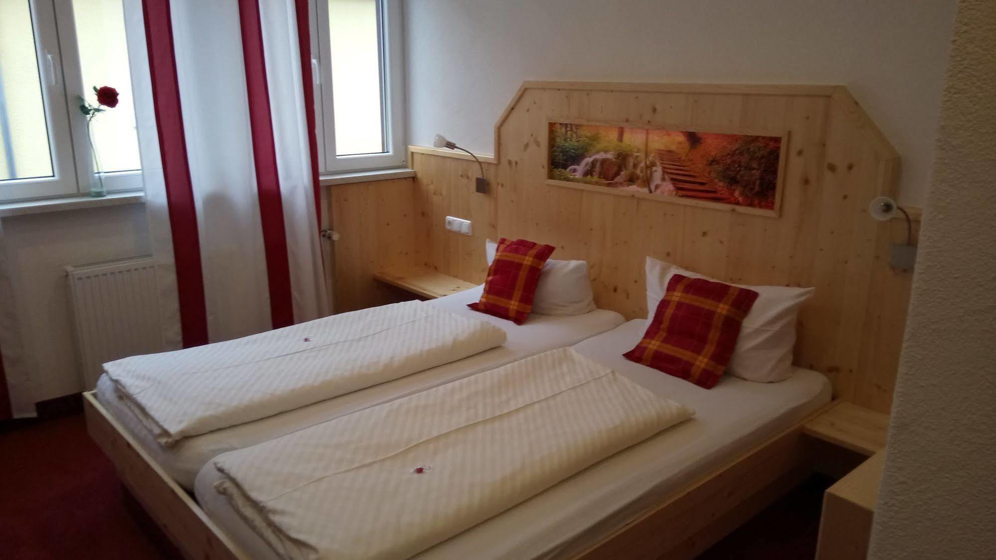 Hotel Wilder Mann Feuchtwangen Zewnętrze zdjęcie
